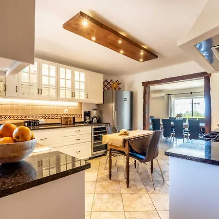 Concha By Indigo Villa