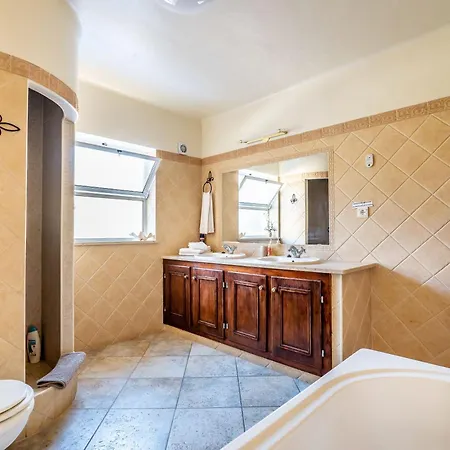 Concha By Indigo Benagil